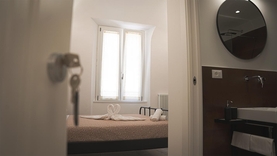 Bathroom 2, Corso Italia Pisa Smart Rooms, Pisa