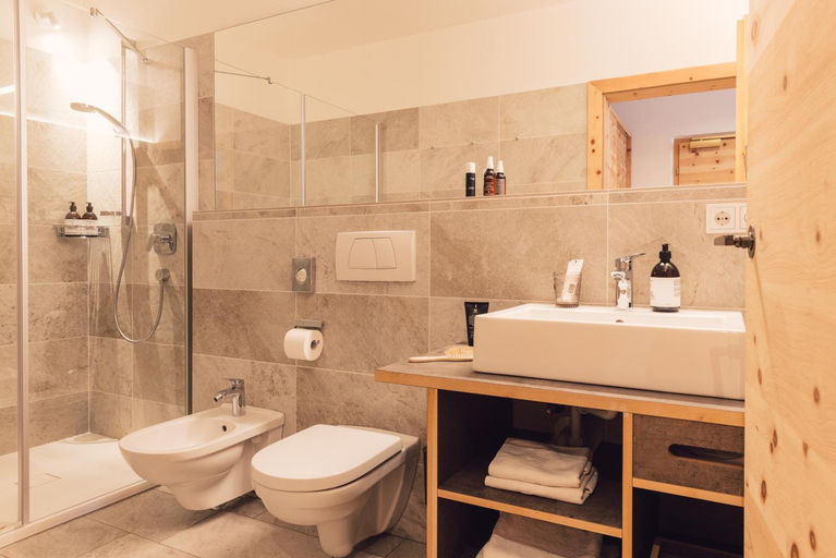 Bathroom 5, Hotel Restaurant Langgenhof, Bolzano