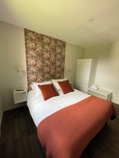 Bedroom 4, Ducey Appart'hôtel, Manche
