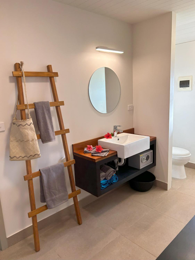 Bathroom 4, Mai Sunset Beach Resort, Ba