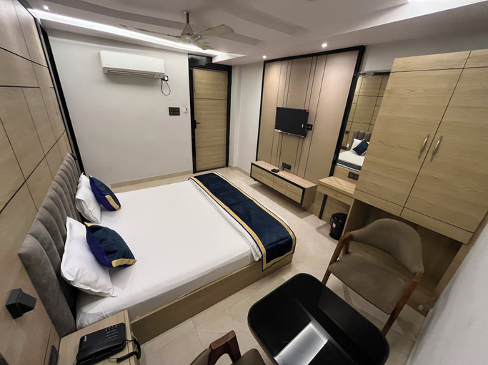 Bedroom 2, Hotel Lata Continental, Kanpur Nagar