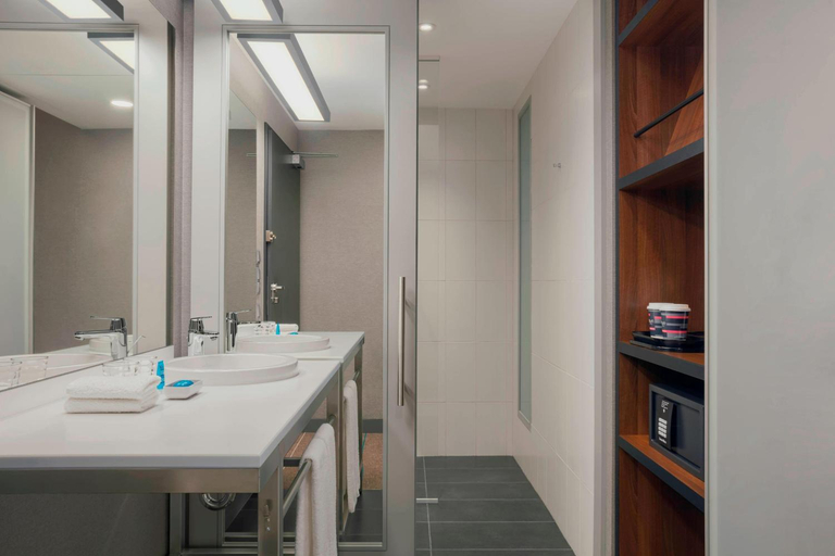 Bathroom, Sky Loft Hotel Kyiv by Rixwell International, Pechers'kyi