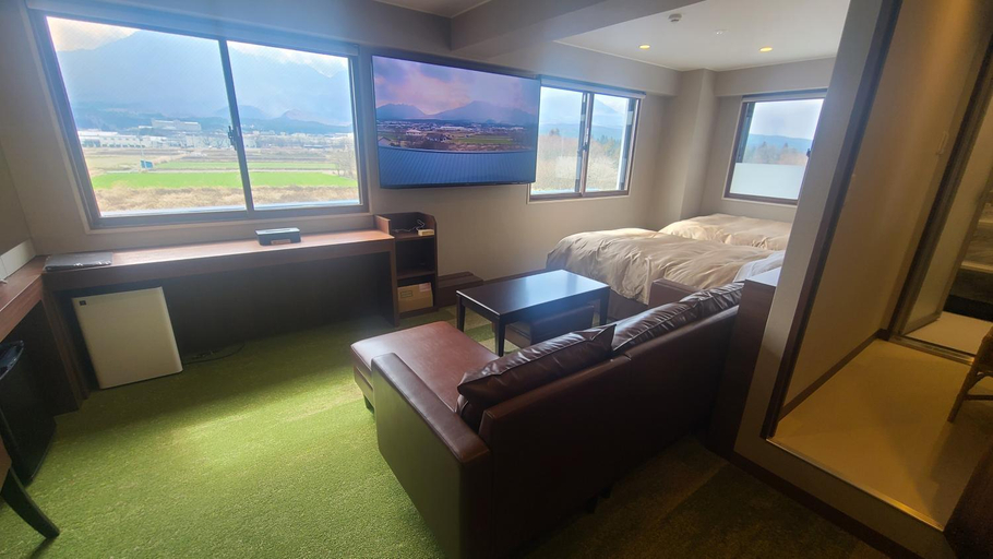 Bedroom 3, Hotel suncrown Dai Aso has no hot spring, but you can still enjoy an elegant stay?, Aso