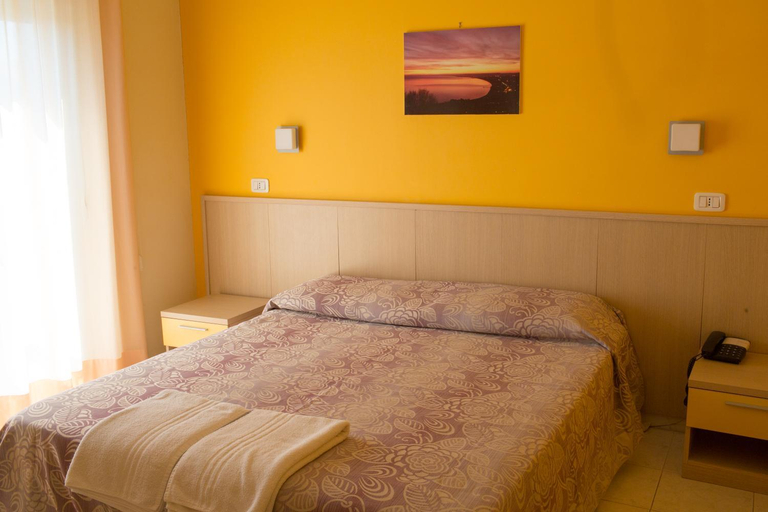 Bedroom 2, Hotel Holiday, Chieti