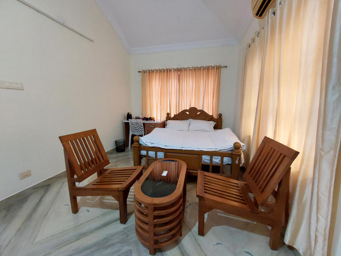 Dining Room 8