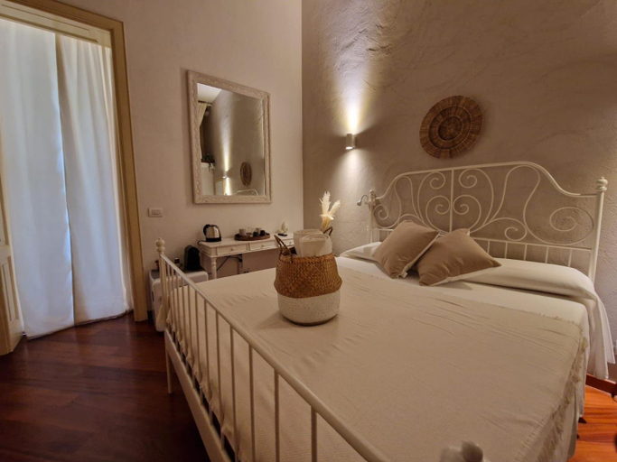 Others 3, Apulia Journey - Manzoni 11, Bari