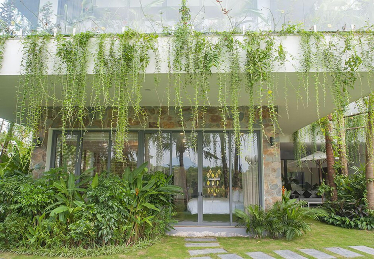 Exterior 5
