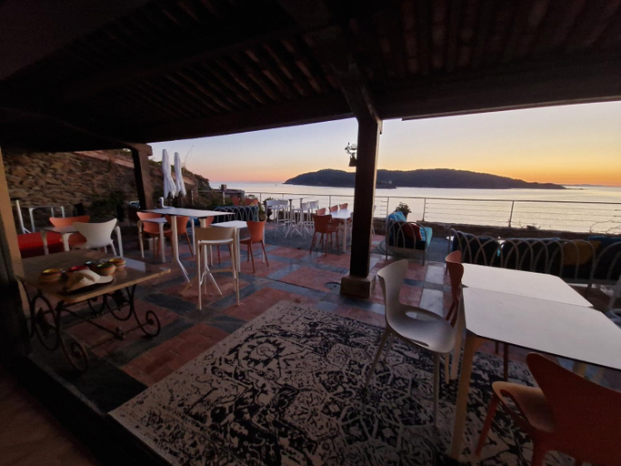 Others 4, VILLA MANDRAGORE Ile du Levant, Var