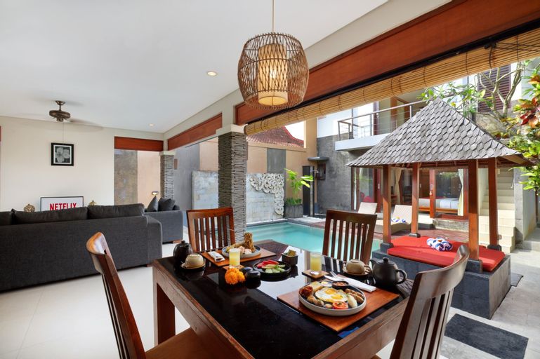 Dining Room 13