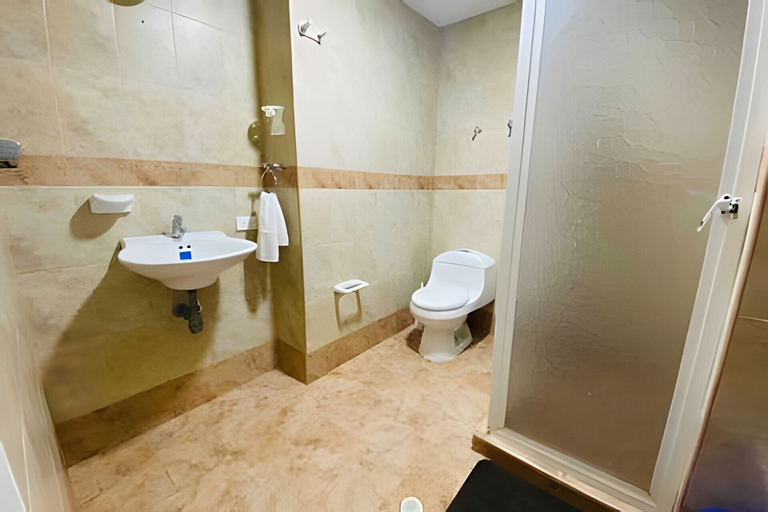 Bathroom, Crisforo Colombo, Cartagena de Indias