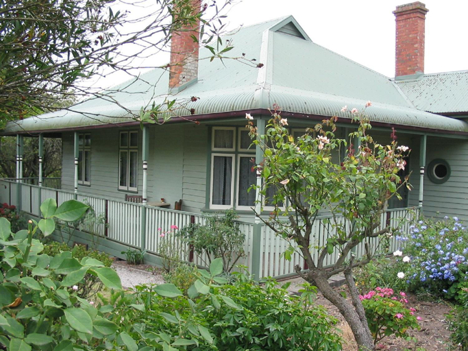 Exterior 4