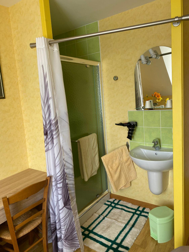 Bathroom 3, Le Petitepinay Chambres et Gite, Sarthe