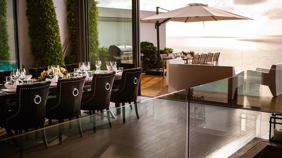 Food & Drinks, Villa Paradiso, Phuket Island