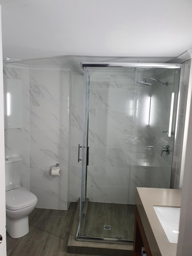 Bathroom 12
