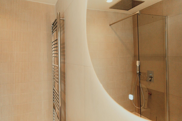 Bathroom 4, MGM Residencies, Attica