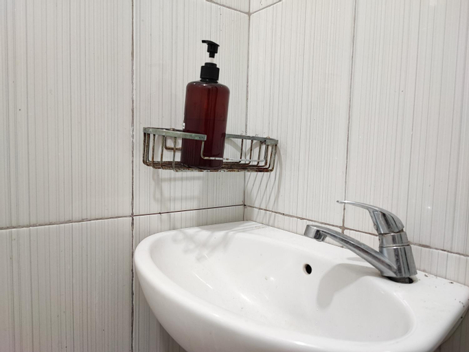 Bathroom 8