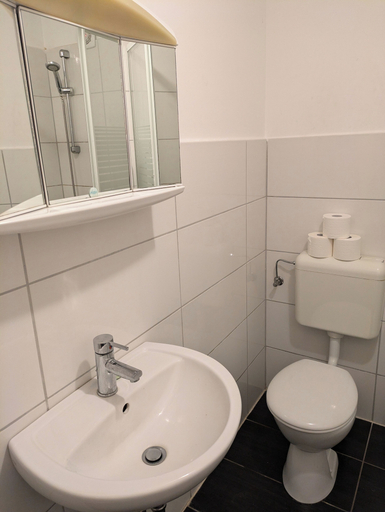 Bathroom 5, NestOaseWHV Küstenzimmer im Stadtherz, Wilhelmshaven