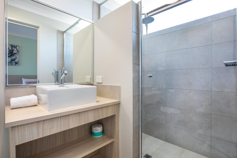 Bathroom 14
