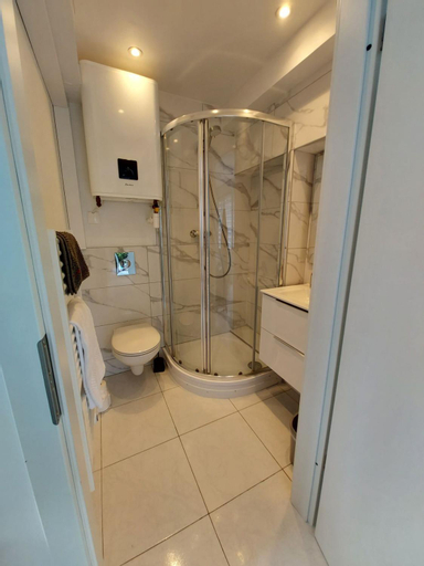Bathroom 12