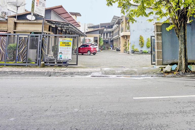Others 5, OYO Life 92190 Arya Guest House, Tulungagung