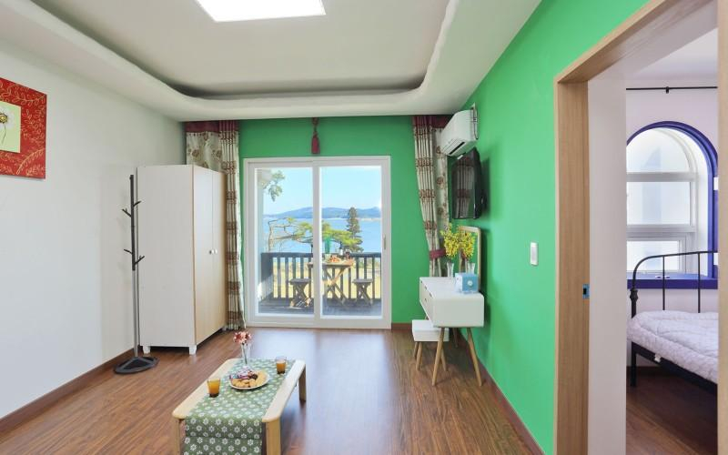 Others 4, Taean Mindo Pension, Taean