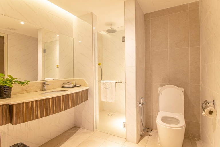 Bathroom 12