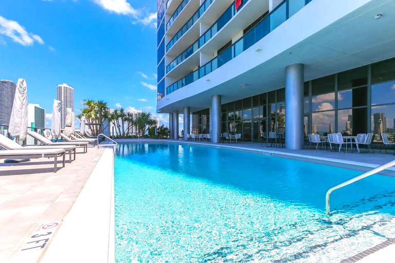 Sport & Beauty 2, Lunabase Heavenly View, Miami-Dade