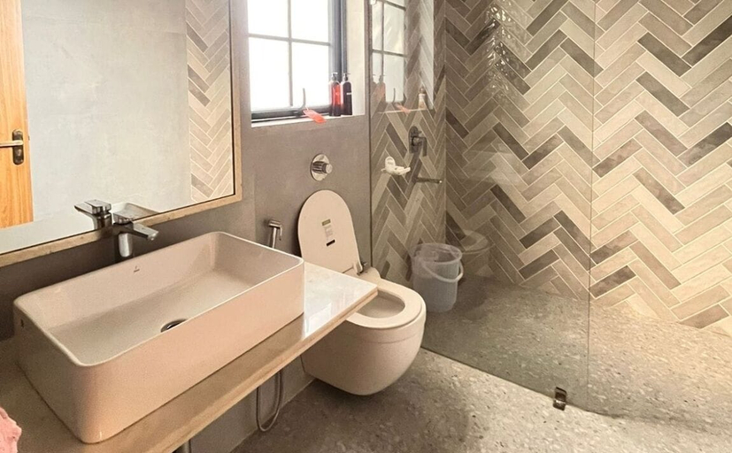Bathroom 2, Beach villa Mandrem ocean with Seaview, North Goa