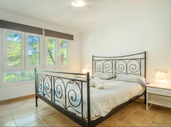 Bedroom 2, Apartamentos Los Pinos, Baleares