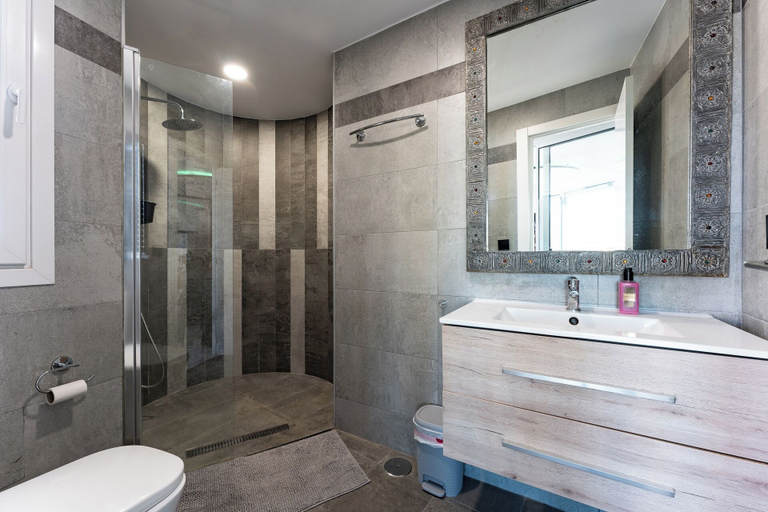 Bathroom 2, CT 352 - Torremolinos City Towers 1, Málaga