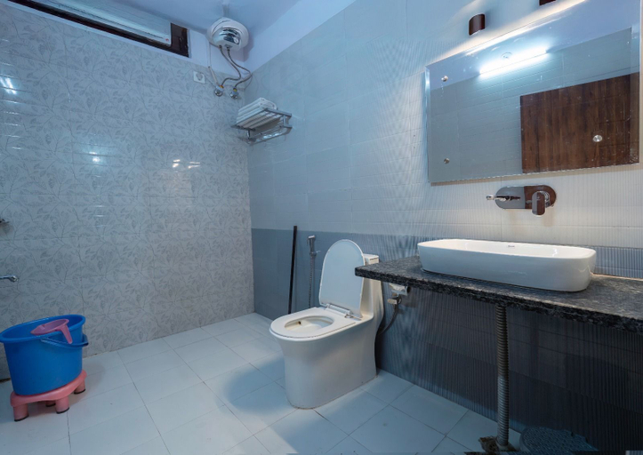 Bathroom 4, Corbett Evergreen Resort, Nainital