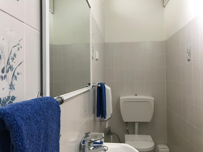 Bathroom 17