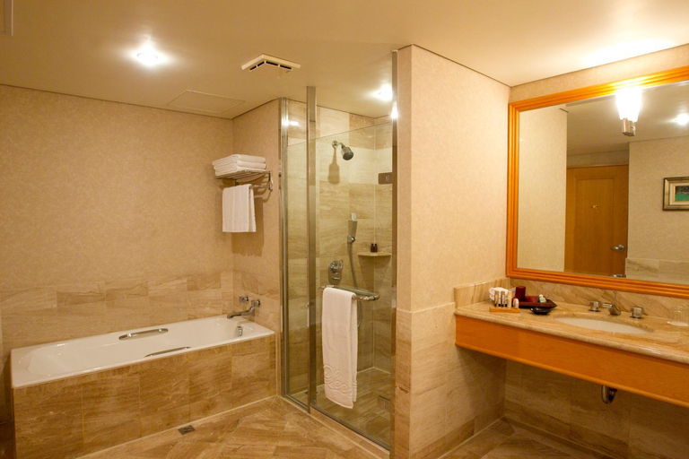 Bathroom 5, Lees Hotel, Kaohsiung