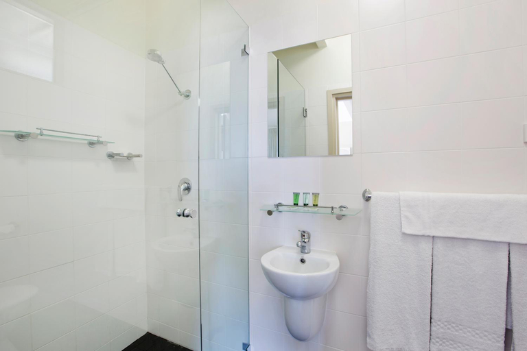 Bathroom 7