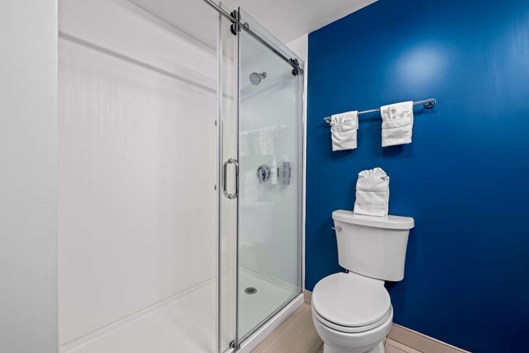 Bathroom 12