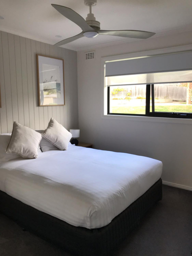 Bedroom 2, Homelea Accommodation, Break O'Day