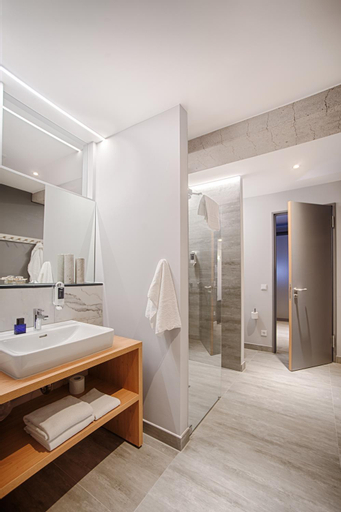 Bathroom 8
