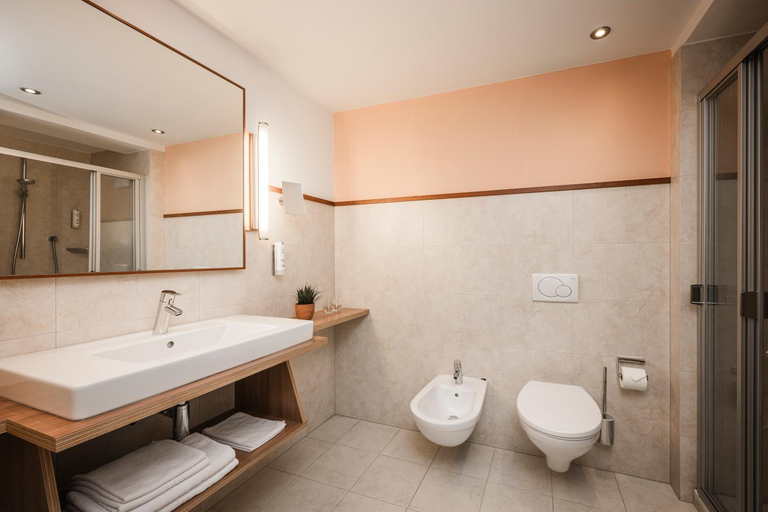 Bathroom 4, Hotel Clara, Bolzano