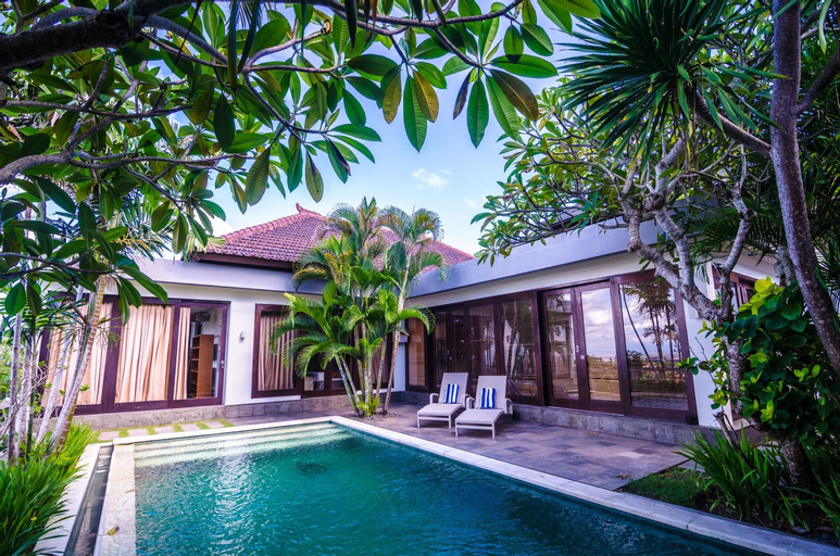 Swimming Pool 11