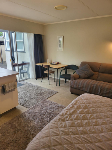 Bedroom 2, Totara Lodge Motel, Horowhenua