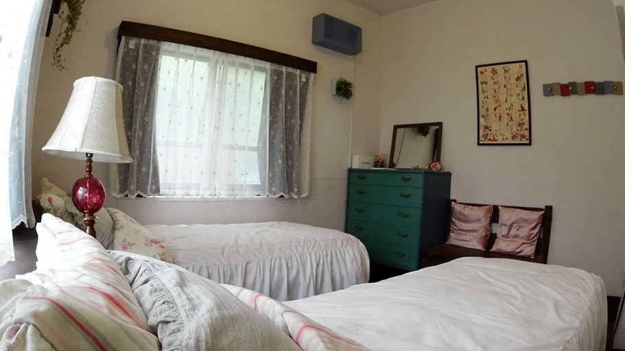 Bedroom 2, Okinawan. Sweet Home. T-8, Chatan