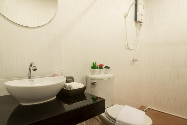 Bathroom 12