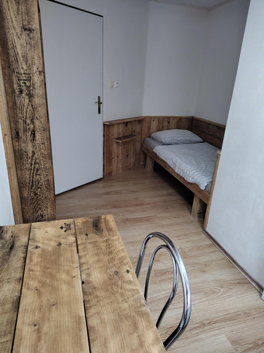 Others 3, Motel Sofer, Zlaté Moravce