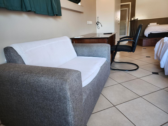 Others 2, SOUTHY INN BY THE LAKE, Ekurhuleni