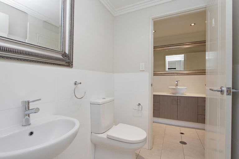 Bathroom 20