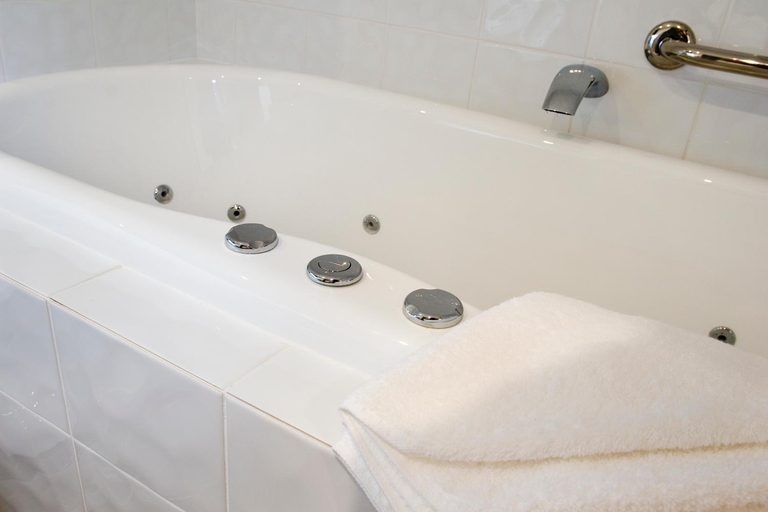 Bathroom 4, Coolum Seaside Accommodation, Maroochy - Coastal North