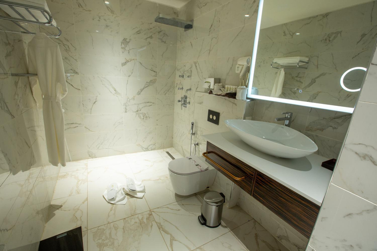 Bathroom 3, Hotel Fleur de Lys Point E, Dakar
