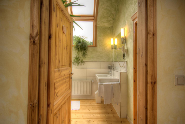 Bathroom 5, Landhotel Am Rothenberg, Northeim