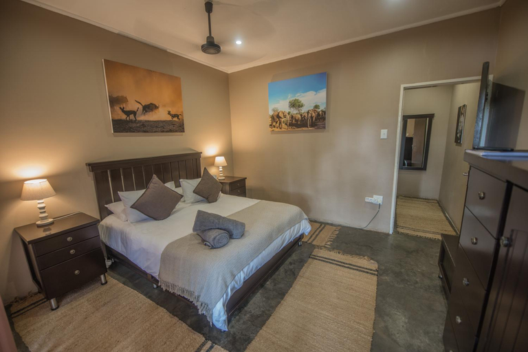 Bedroom 3, Maninghi Lodge, Mopani