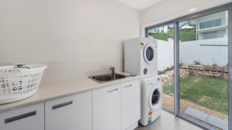 Bedroom 3, Pearls on Sapphire Beach, Coffs Harbour - Pt A